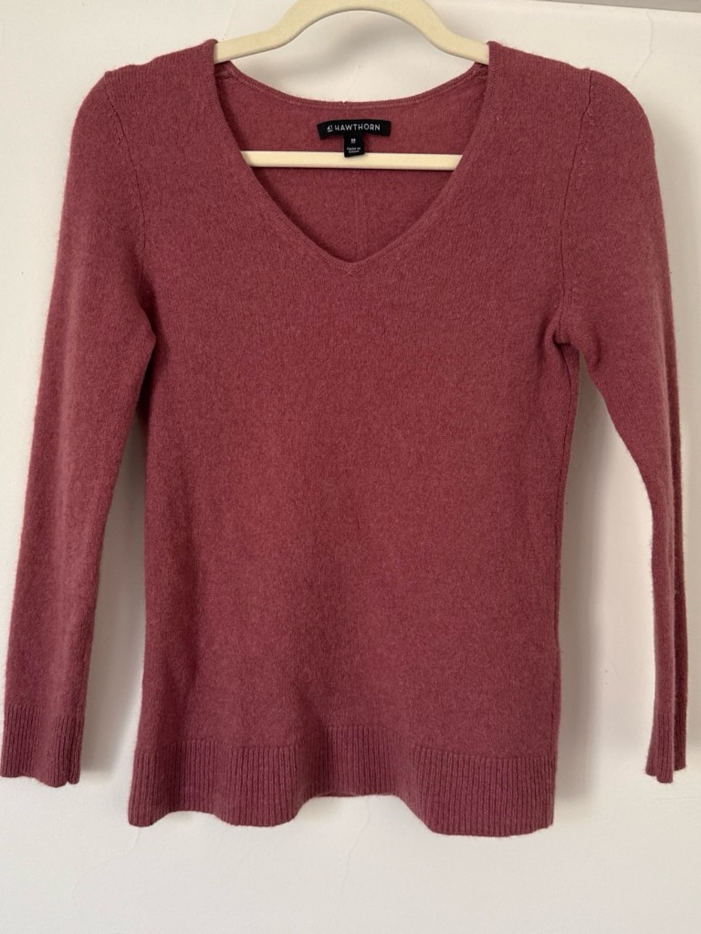 100% Cashmere 41 Hawthorn Dusty Rose V-Neck Sweater